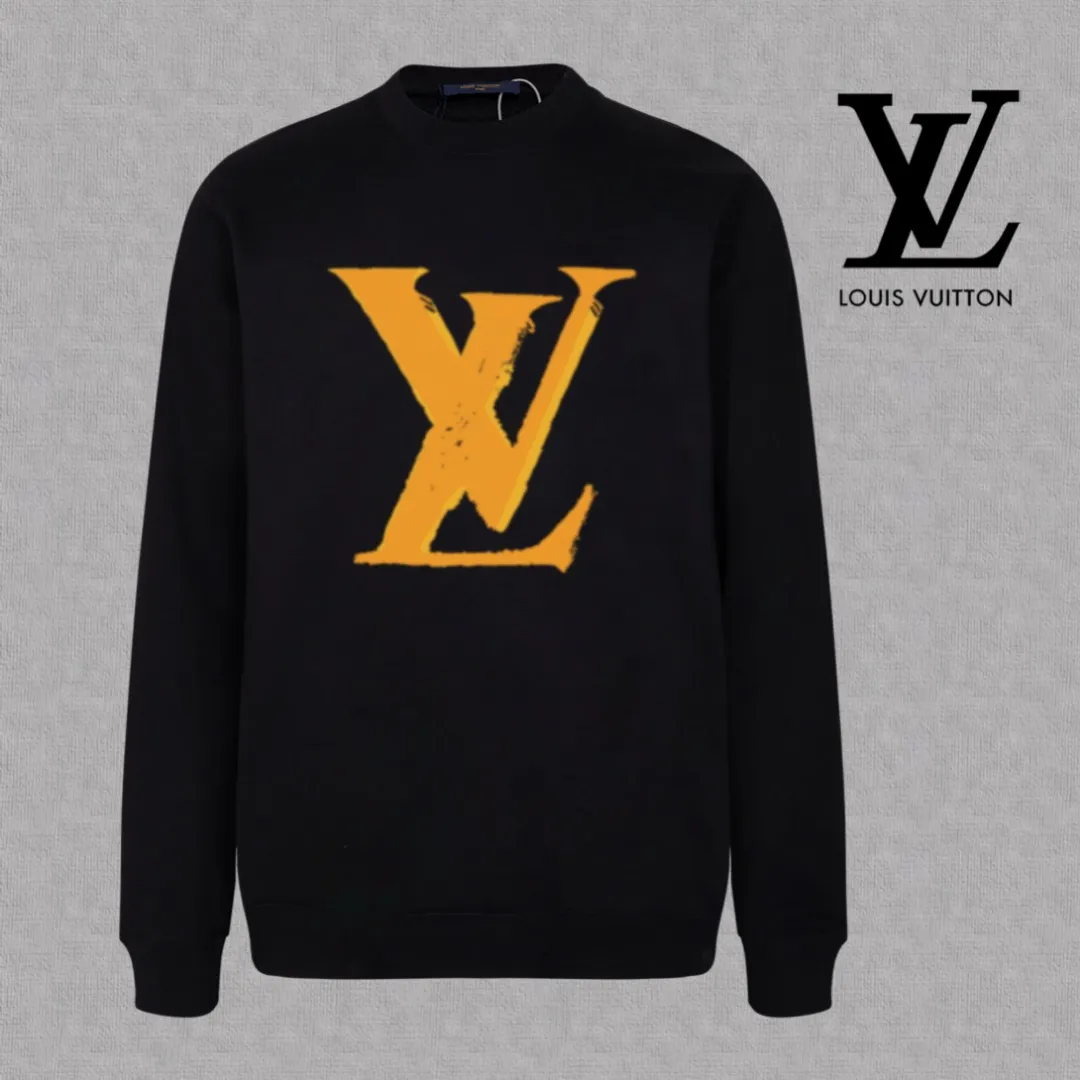 🅿️250 hot style on the shelves🔥❗ 💫〖Louis Vuitton LV〗 Fashionable round neck sweatshirt, casually matched with various styles, it is perfectly handsome😎The whole dress is made of double waistcoats, which makes the whole dress more three-dimensional. Not ordinary factories can do such fine work. The 2025 spring style counters are on sale, exquisite round neck terry sweatshirt, high-end double-strand pure cotton Customized drawstring ribs are dyed in the same vat and are complete with three standards. The chest craftsmanship adopts a simple and elegant pattern on the chest, which is easy to control for any age group! Fit and comfortable! Customized thickened 440g terry sweatshirt fabric, soft and comfortable to the touch, with a three-dimensional shape! 🙌🏻 It’s also very breathable, so it’s a versatile style that can be worn with any outfit! ✔Color: Black White Apricot Size: S M L XL 2XL